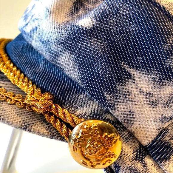 Fashionable Chauffeur’s Hat - Picture 3 of 6